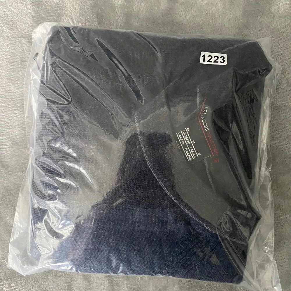 Tiger Woods Collection Sweater Mens Medium Gray‎ Merino Wool Crewneck